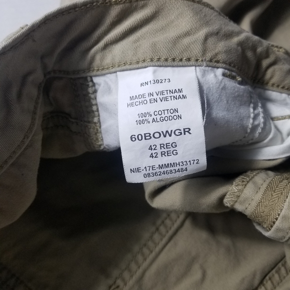 WRANGLER MEN'S TAN CARGO SHORTS SIZE 42 - Picture 3 of 12